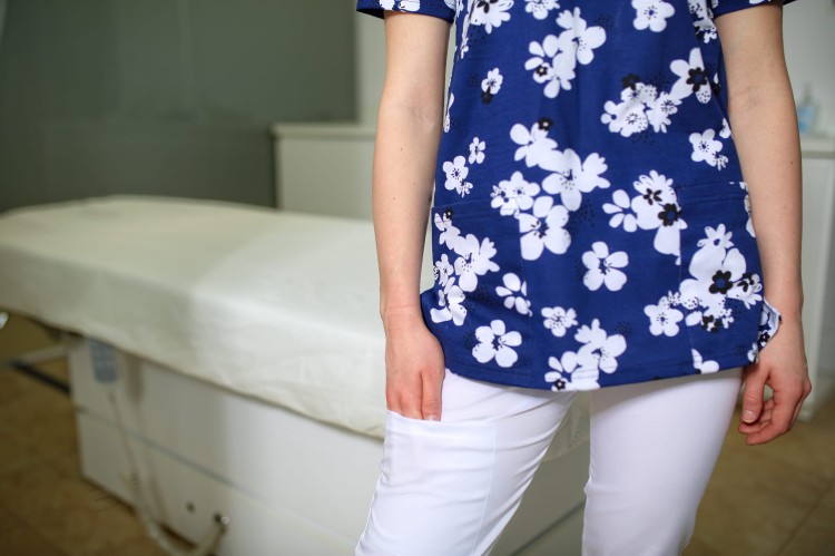 BIAŁE spodnie medyczne BOJÓWKI