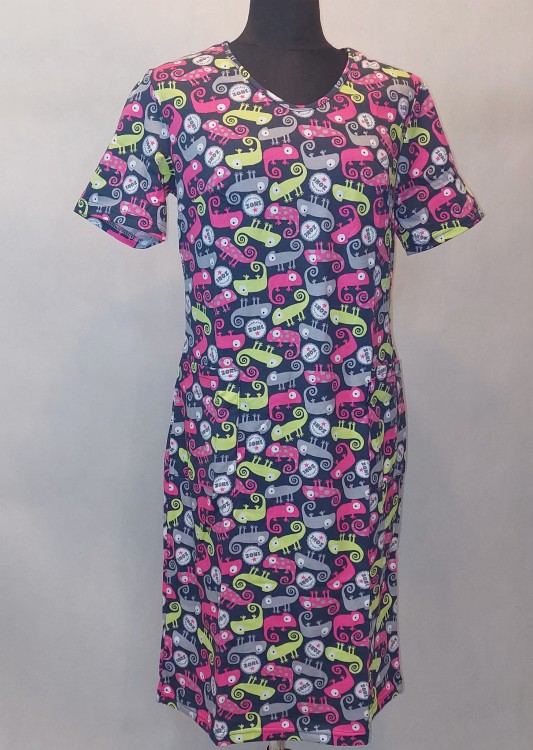 RÓŻOWY KAMELEON sukienka medyczna