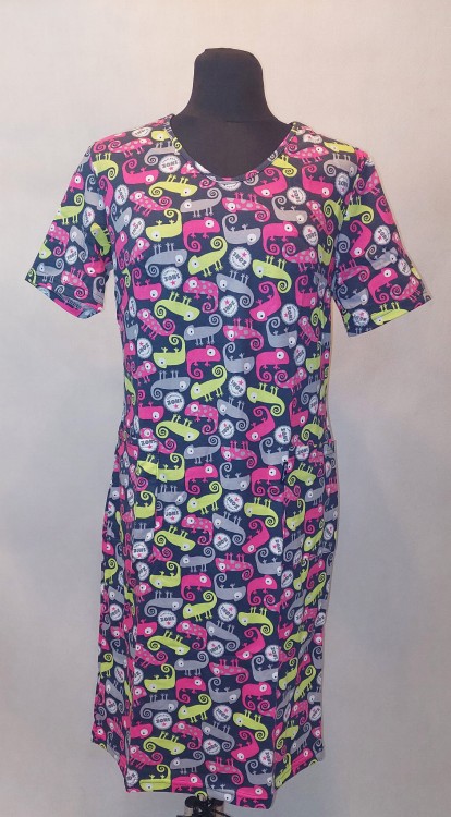 RÓŻOWY KAMELEON sukienka medyczna