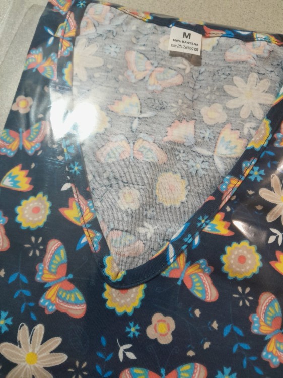 MOTYLE NA JEANSIE bluza medyczna