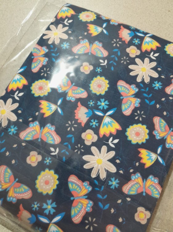 MOTYLE NA JEANSIE bluza medyczna